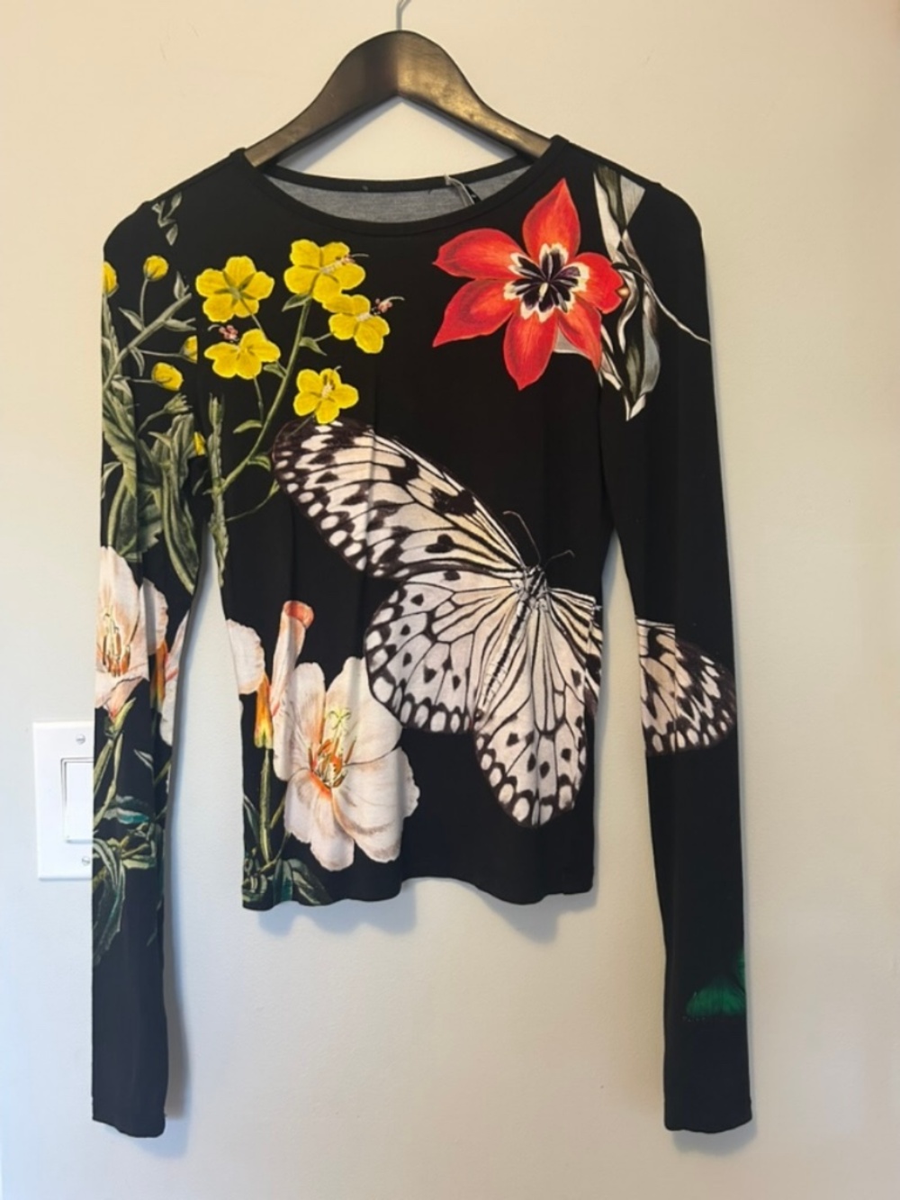 Alice + Olivia Delaina Long Sleeve Top In Essential Floral size M - Picture 14 of 14